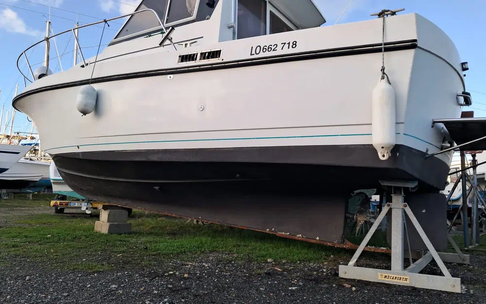 slider 1 Beneteau Antares 800