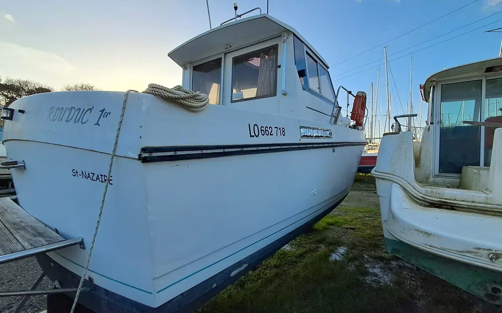 slider 3 Beneteau Antares 800