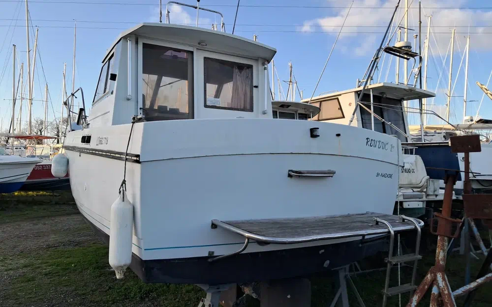slider 4 Beneteau Antares 800