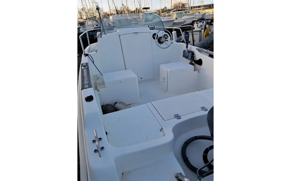 slider 3 Jeanneau Merry Fisher 480