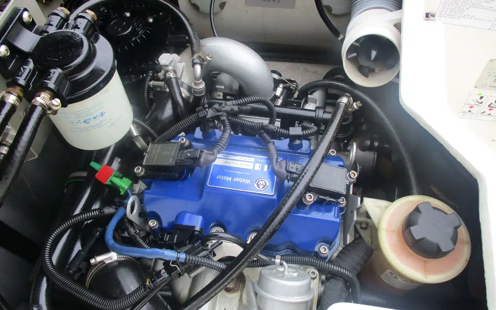 slider 4 Avon Seasport 330