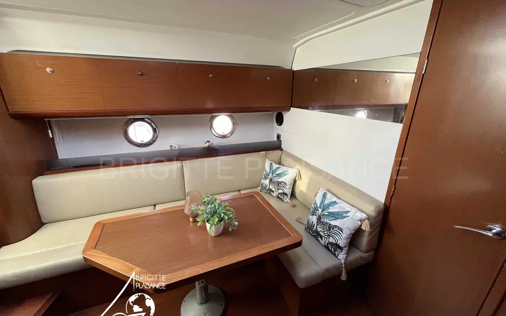 slider 9 Beneteau Gran Turismo 38