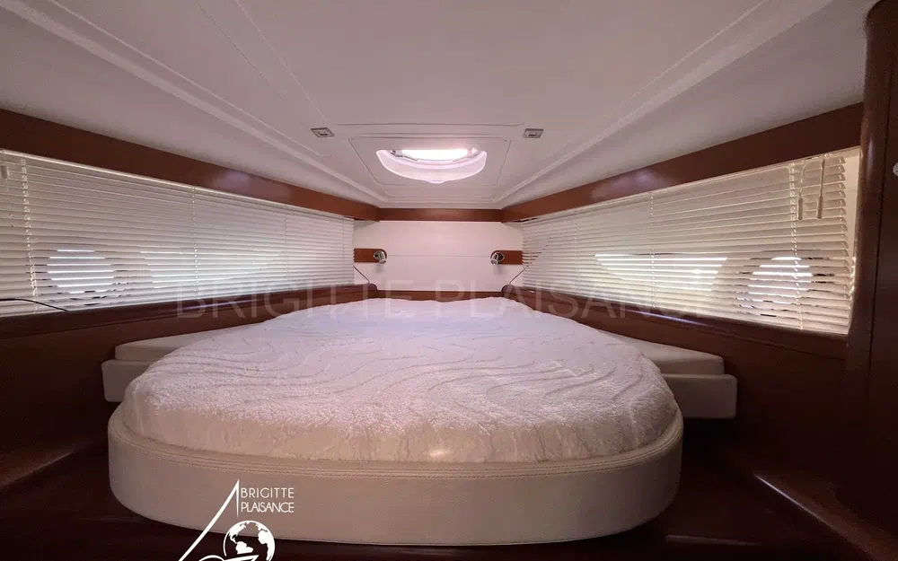 slider 11 Beneteau Gran Turismo 38