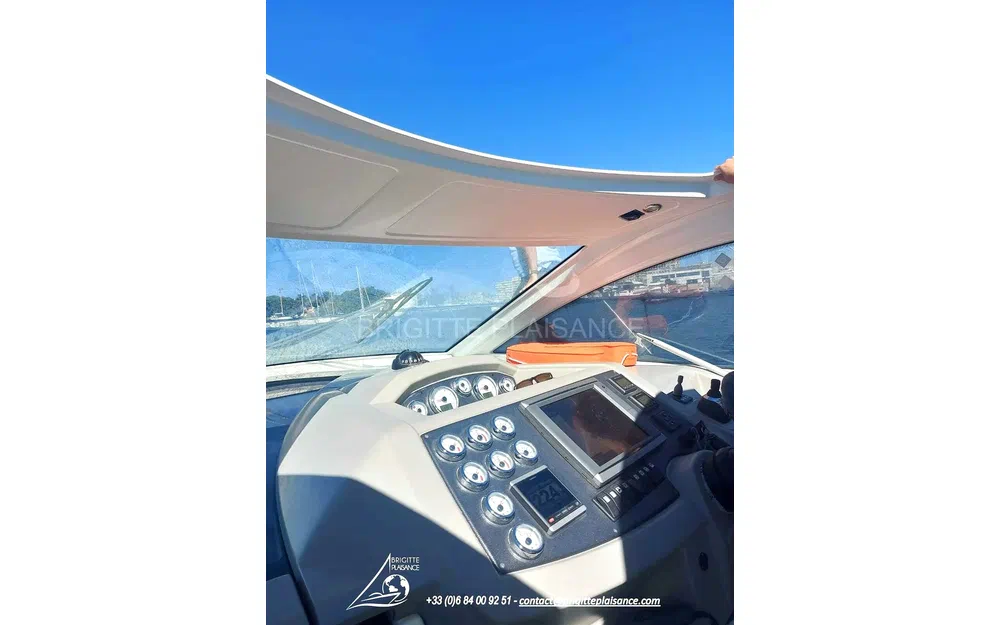 slider 15 Beneteau Gran Turismo 38