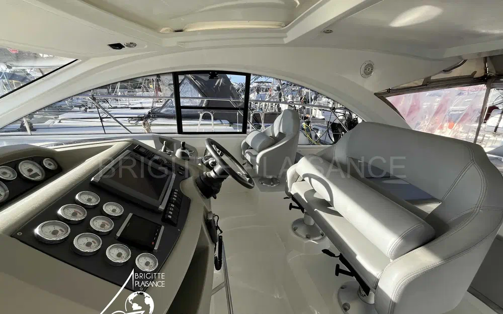 slider 2 Beneteau Gran Turismo 38