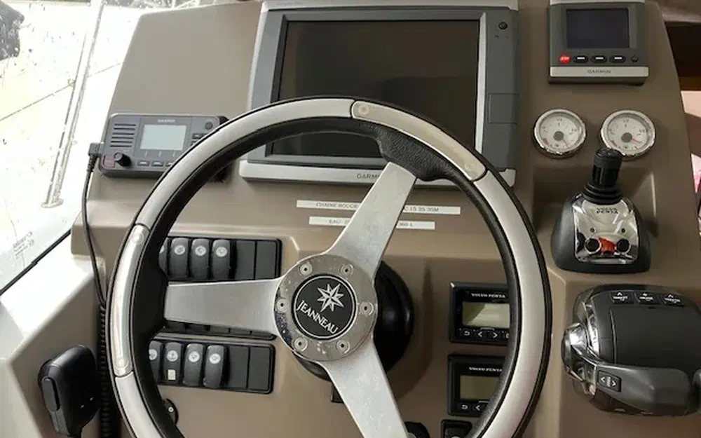 slider 8 Jeanneau NC 11