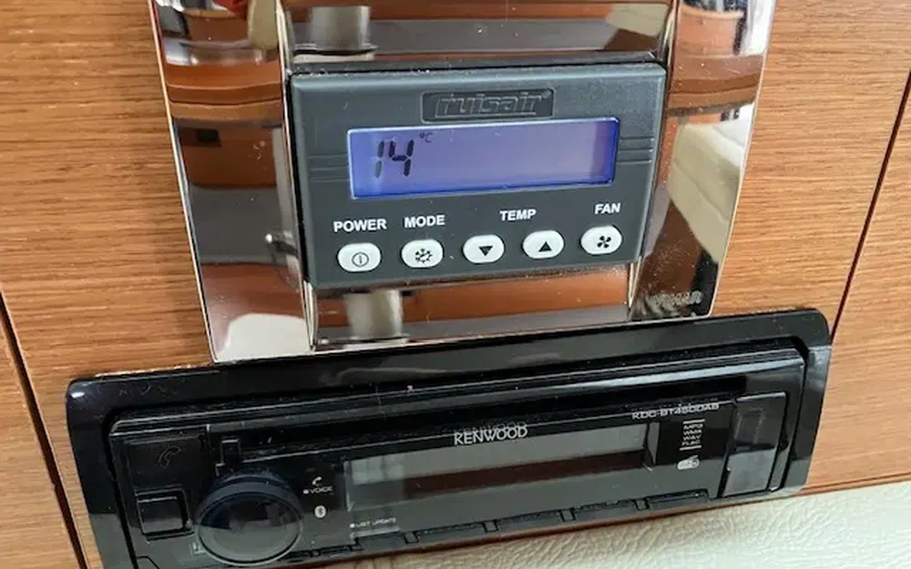 slider 12 Jeanneau NC 11