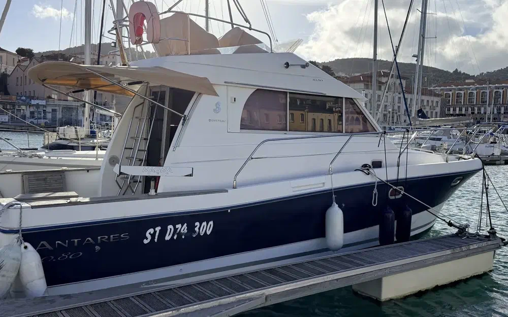 slider 0 Beneteau Antares 10.80