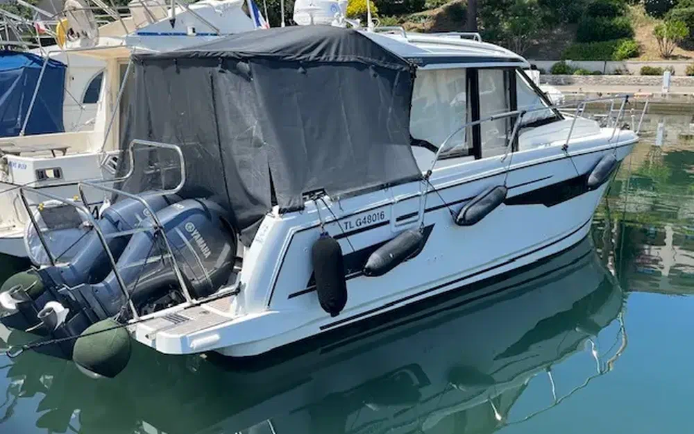 slider 0 Jeanneau Merry Fisher 895