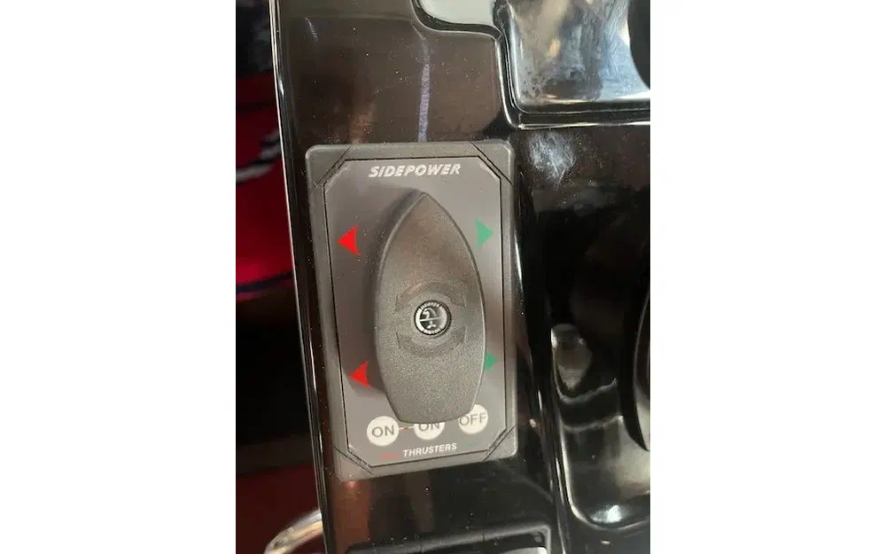 slider 4 Jeanneau Merry Fisher 895