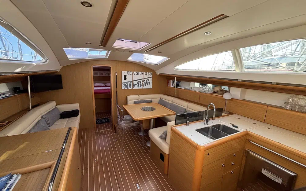 slider 2 Jeanneau Sun Odyssey 50 DS