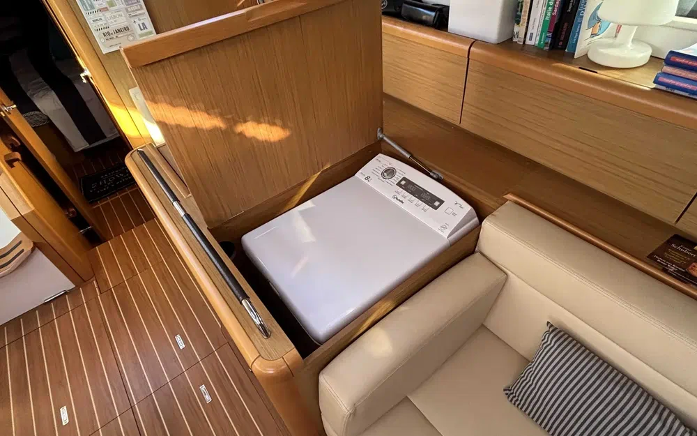 slider 7 Jeanneau Sun Odyssey 50 DS