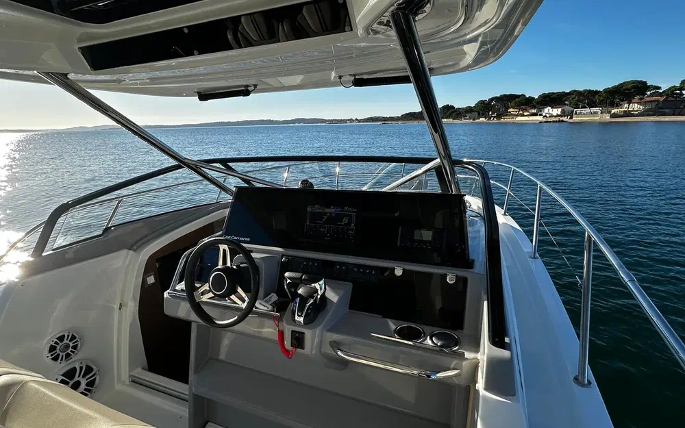 slider 12 Jeanneau Cap Camarat 10.5 WA Cap Camarat 10.5 Wa Serie 2