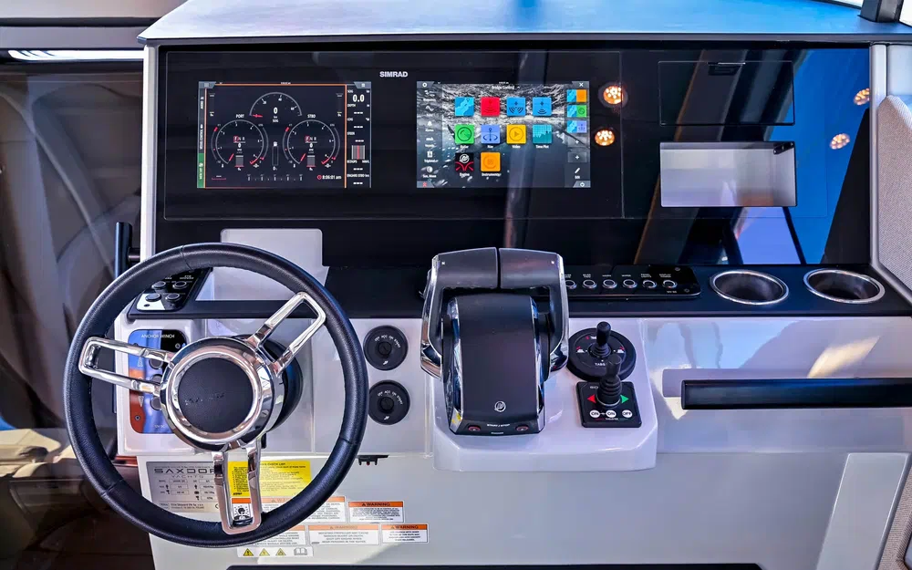 slider 23 Saxdor 320 GTC