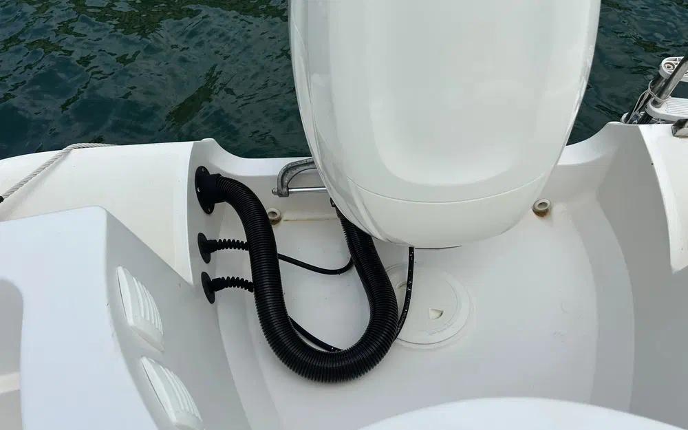 slider 5 Quicksilver 635 Commander