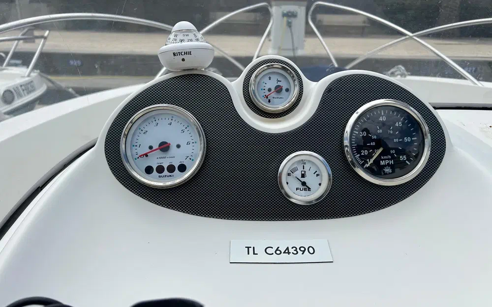 slider 6 Quicksilver 635 Commander