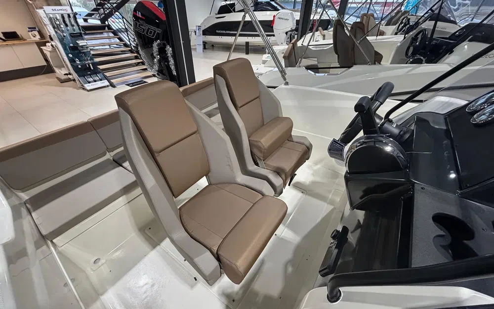 slider 7 Quicksilver Activ 555 Open