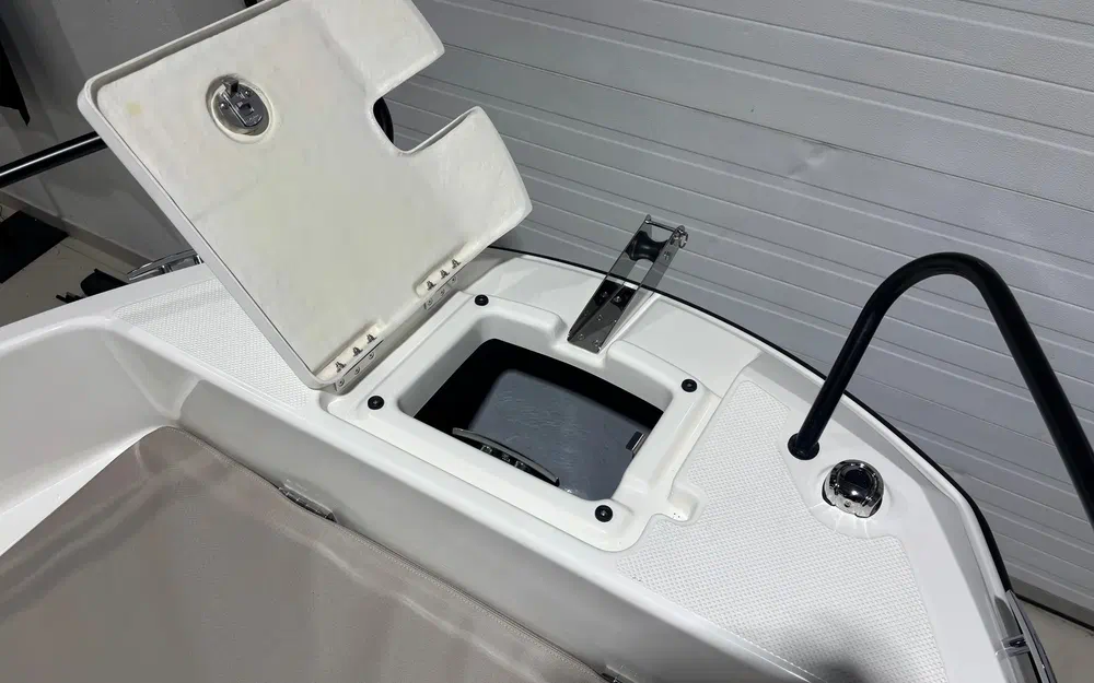 slider 14 Quicksilver Activ 555 Open