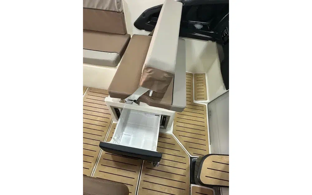 slider 14 Quicksilver Activ 755 Cruiser