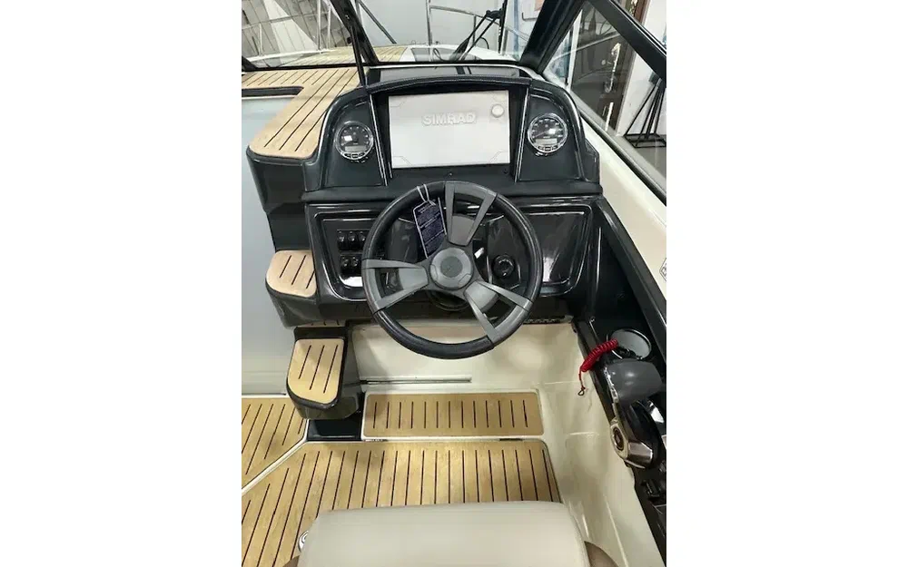 slider 4 Quicksilver Activ 755 Cruiser