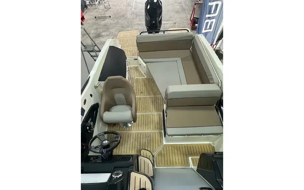 slider 7 Quicksilver Activ 755 Cruiser