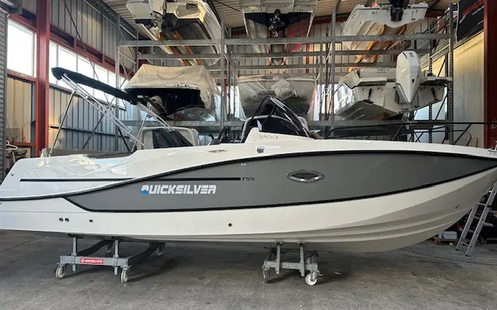 slider 0 Quicksilver Activ 755 Sundeck