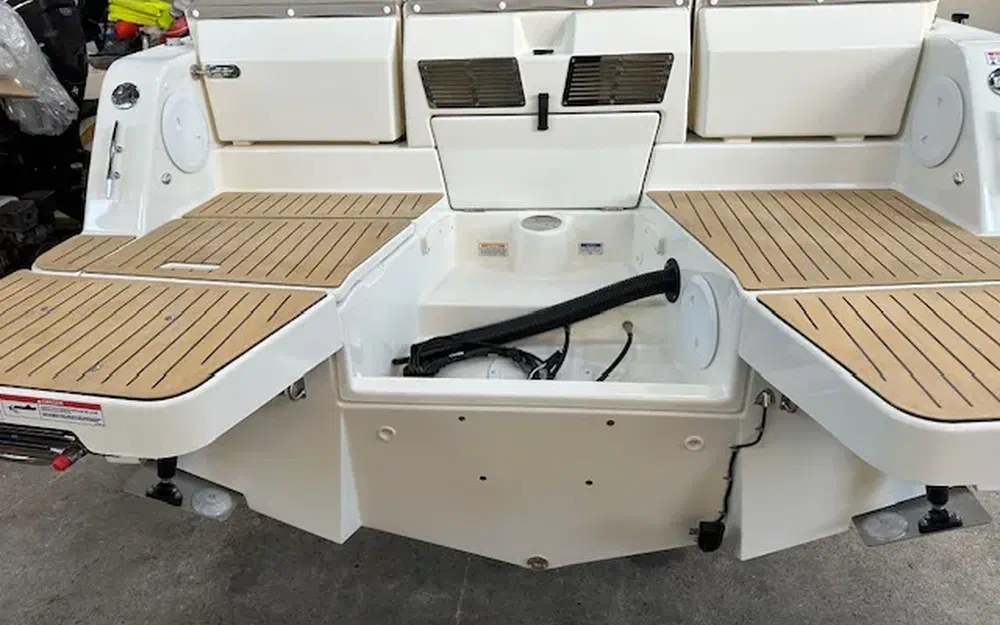 slider 1 Quicksilver Activ 755 Sundeck