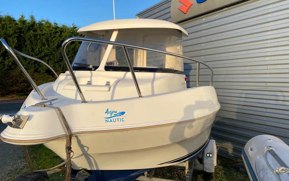 slider 1 Quicksilver 500 Pilothouse