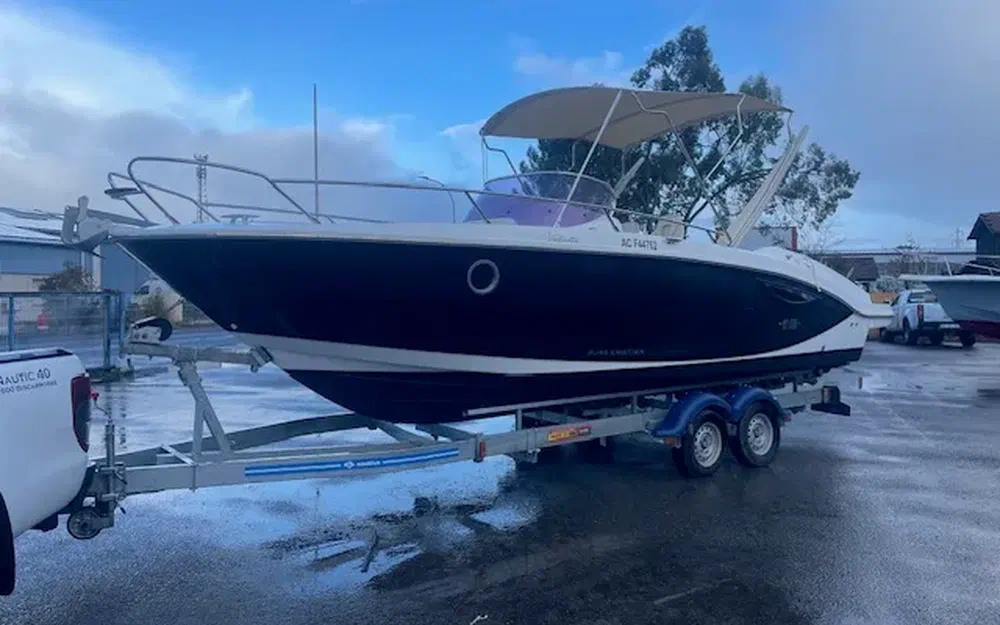 slider 1 Sessa Marine Key Largo 27 Inboard