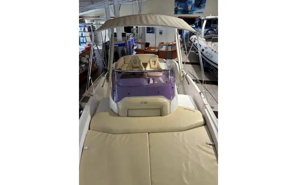 slider 6 Sessa Marine Key Largo 27 Inboard