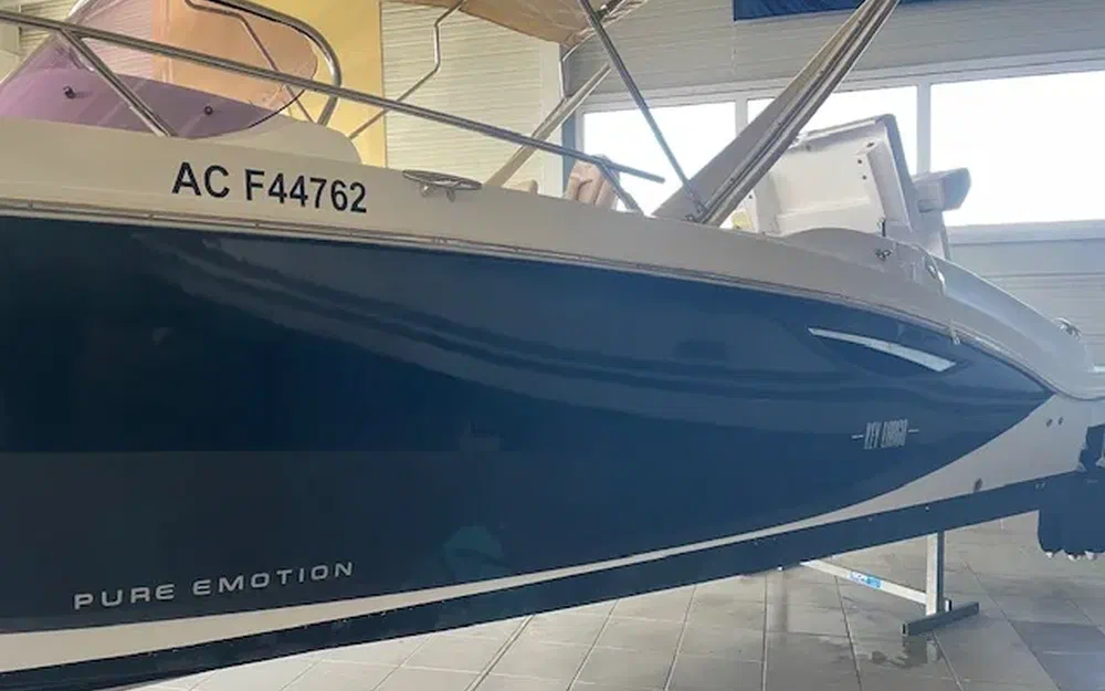 slider 15 Sessa Marine Key Largo 27 Inboard