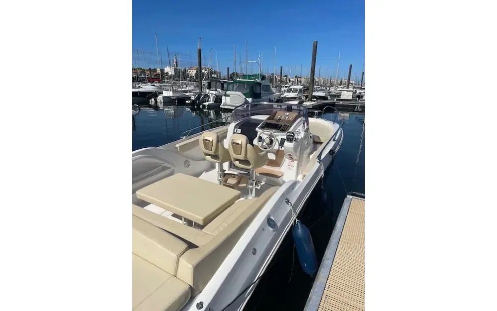 slider 1 Sessa Marine Key Largo 27 Inboard