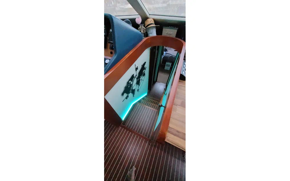 slider 44 Guy Couach 1401