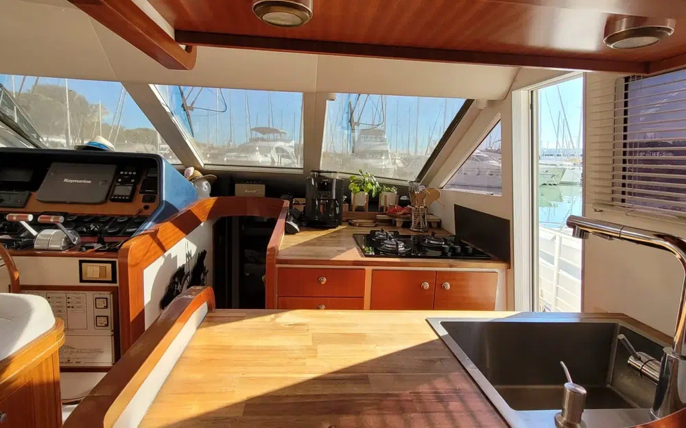 slider 4 Guy Couach 1401