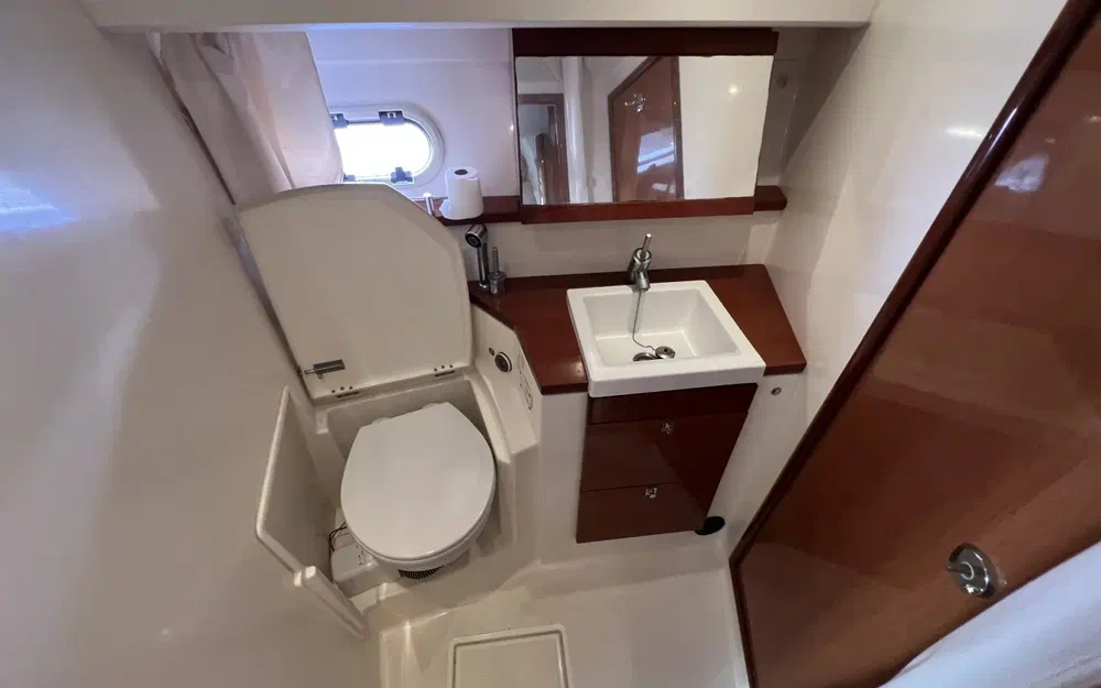 slider 11 Jeanneau Prestige 38