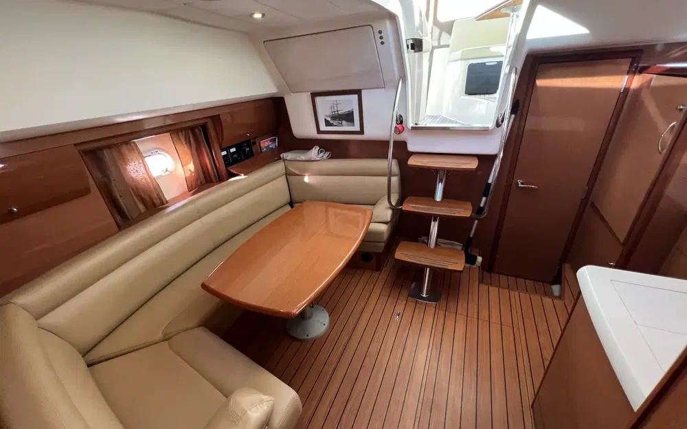 slider 7 Jeanneau Prestige 38