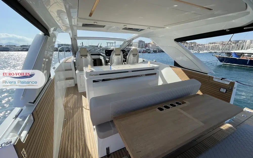 slider 11 Jeanneau DB 43