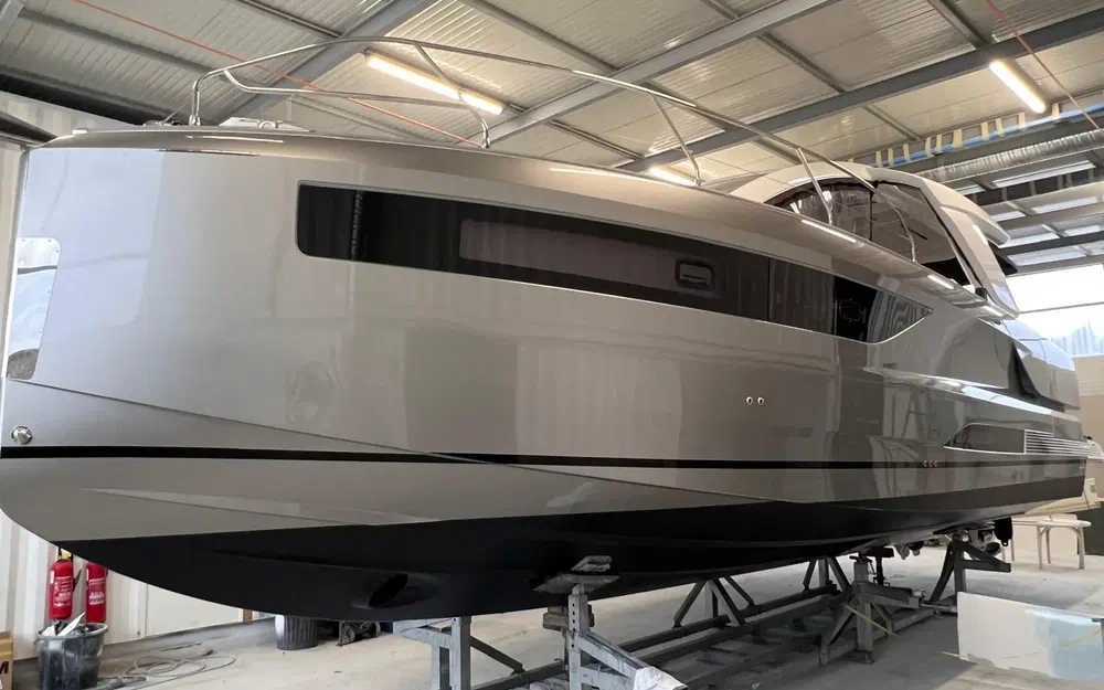 slider 0 Jeanneau DB 43