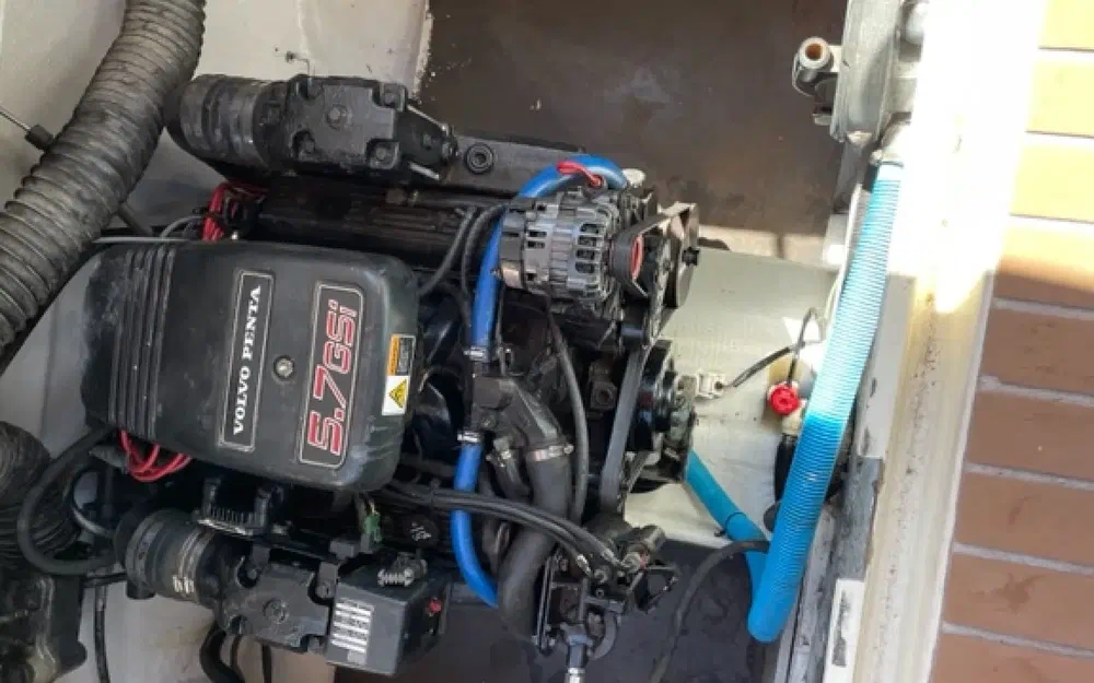 slider 24 Carver 2557 Montego