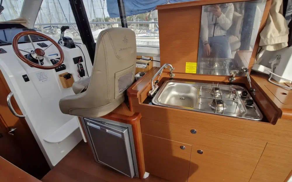 slider 11 Jeanneau Merry Fisher 855