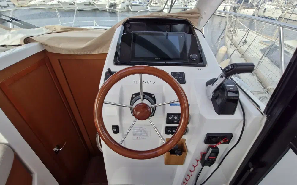 slider 12 Jeanneau Merry Fisher 855