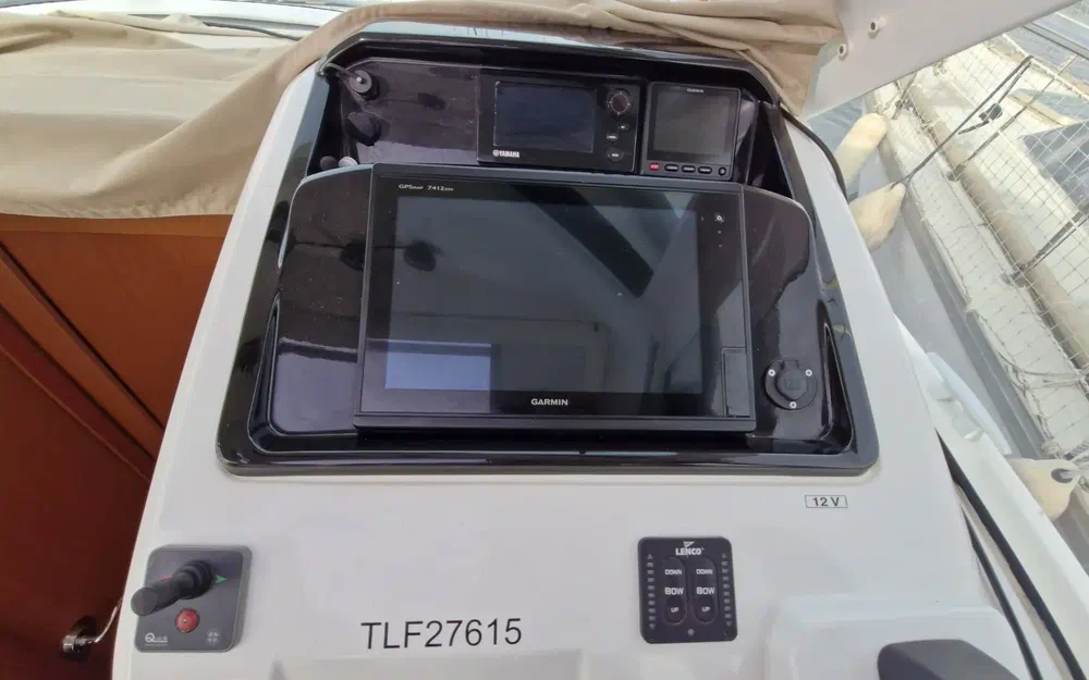 slider 13 Jeanneau Merry Fisher 855