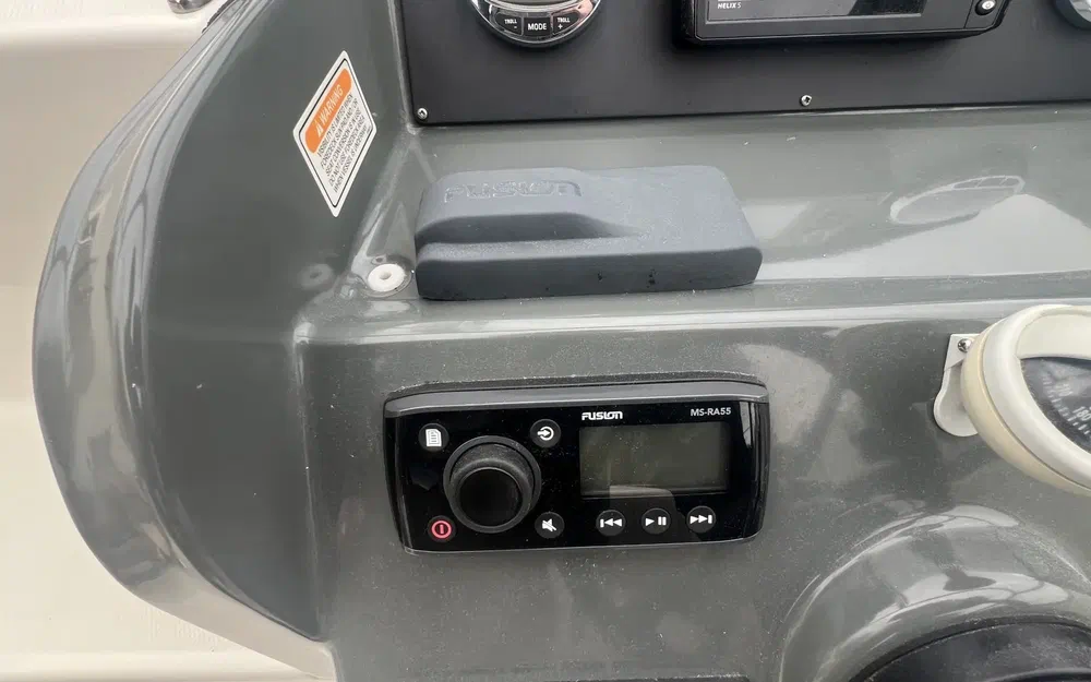 slider 12 Quicksilver 595 Cruiser