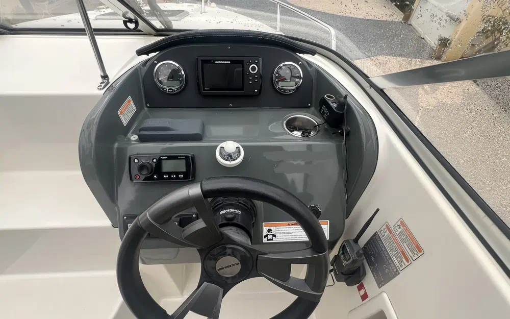 slider 2 Quicksilver 595 Cruiser