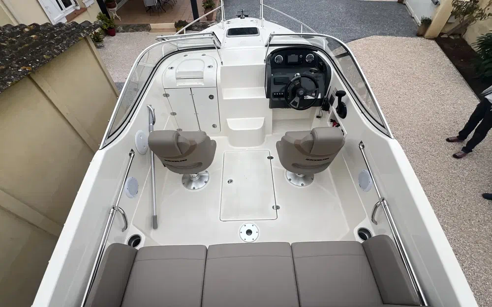 slider 8 Quicksilver 595 Cruiser