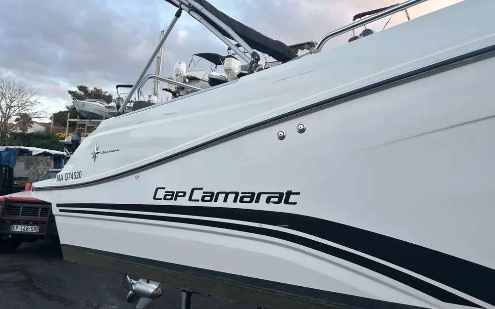 slider 9 Jeanneau Cap Camarat 7.5 CC