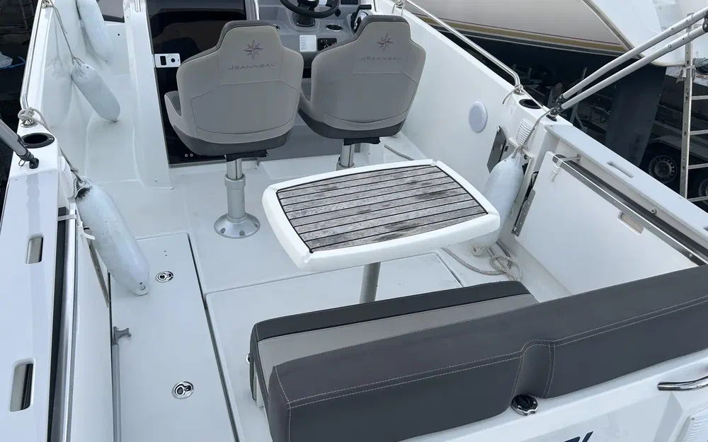 slider 8 Jeanneau Cap Camarat 7.5 CC Serie 3