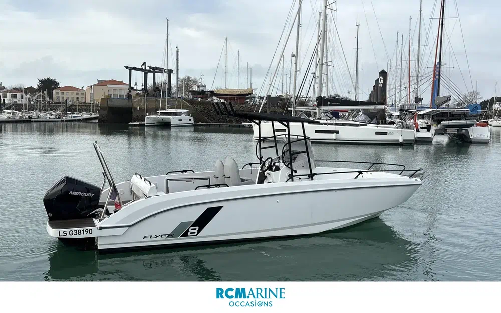 slider 0 Beneteau Flyer 8 SPACEdeck