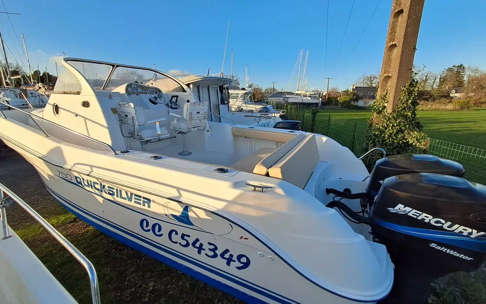 slider 1 Quicksilver 750 WA Commander