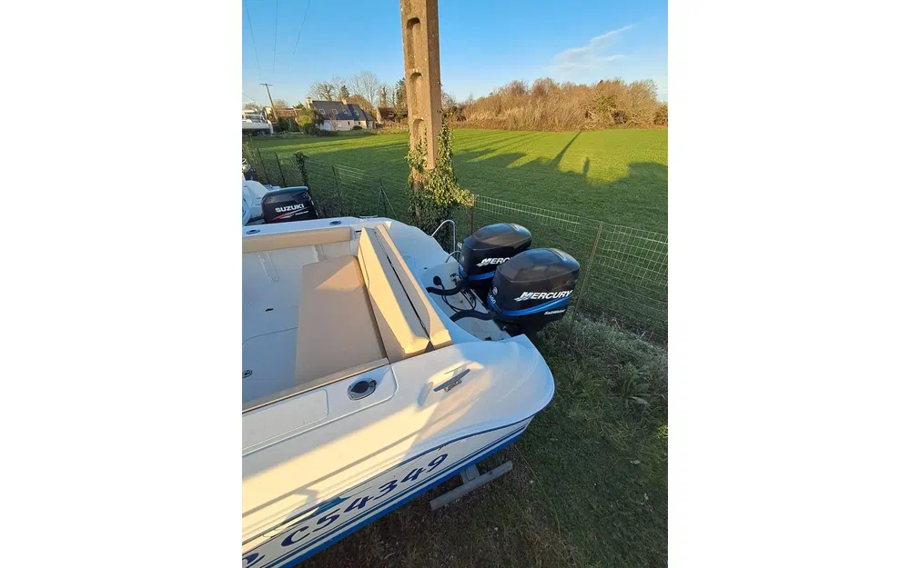 slider 3 Quicksilver 750 WA Commander